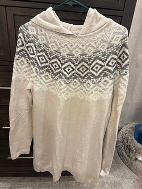 J. Jill Beige Hooded Sweater with Gray Fair Isle Yoke